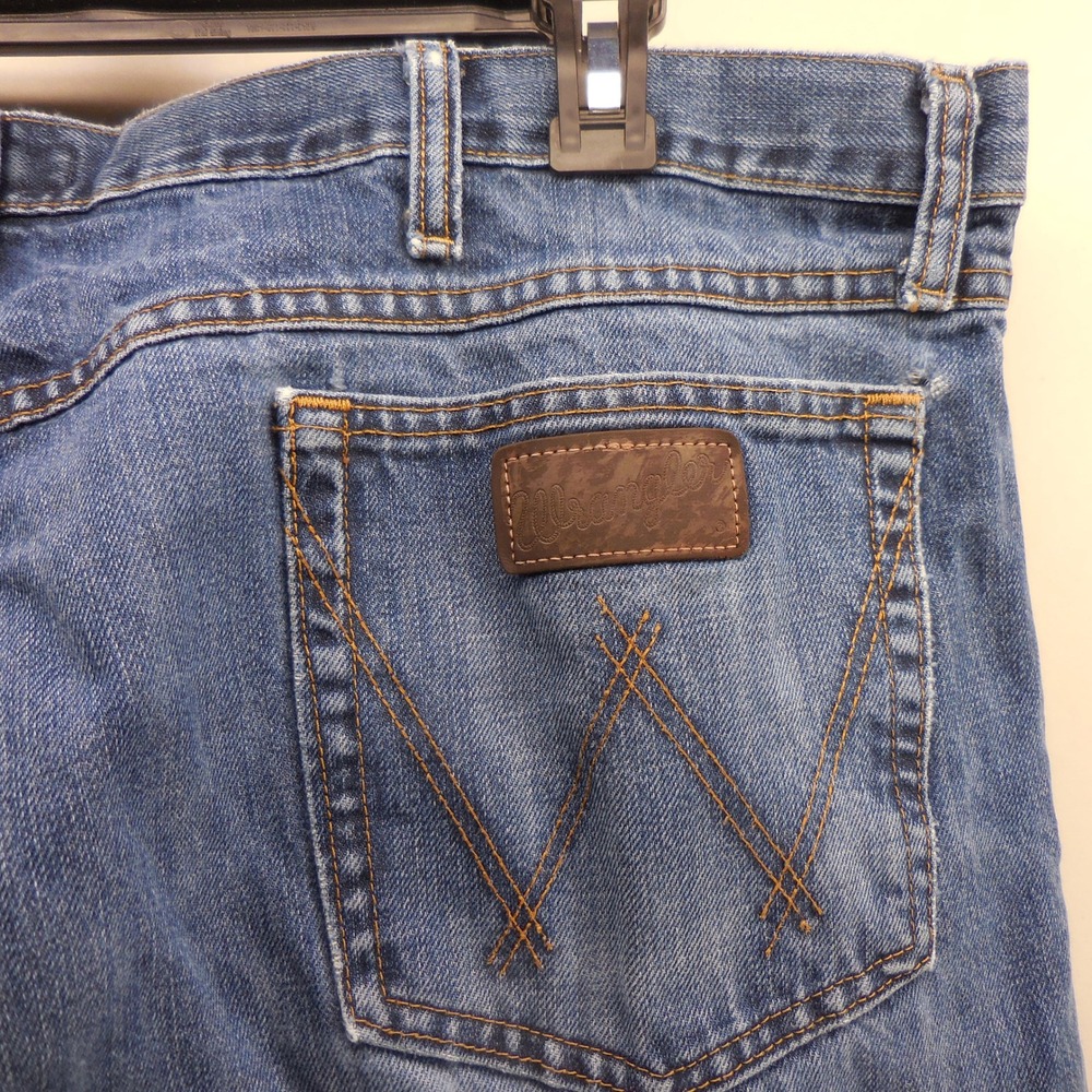 Wrangler 20X 02 Competition Blue Relaxed Straight Jeans Mens 42x32 Rodeo Denim